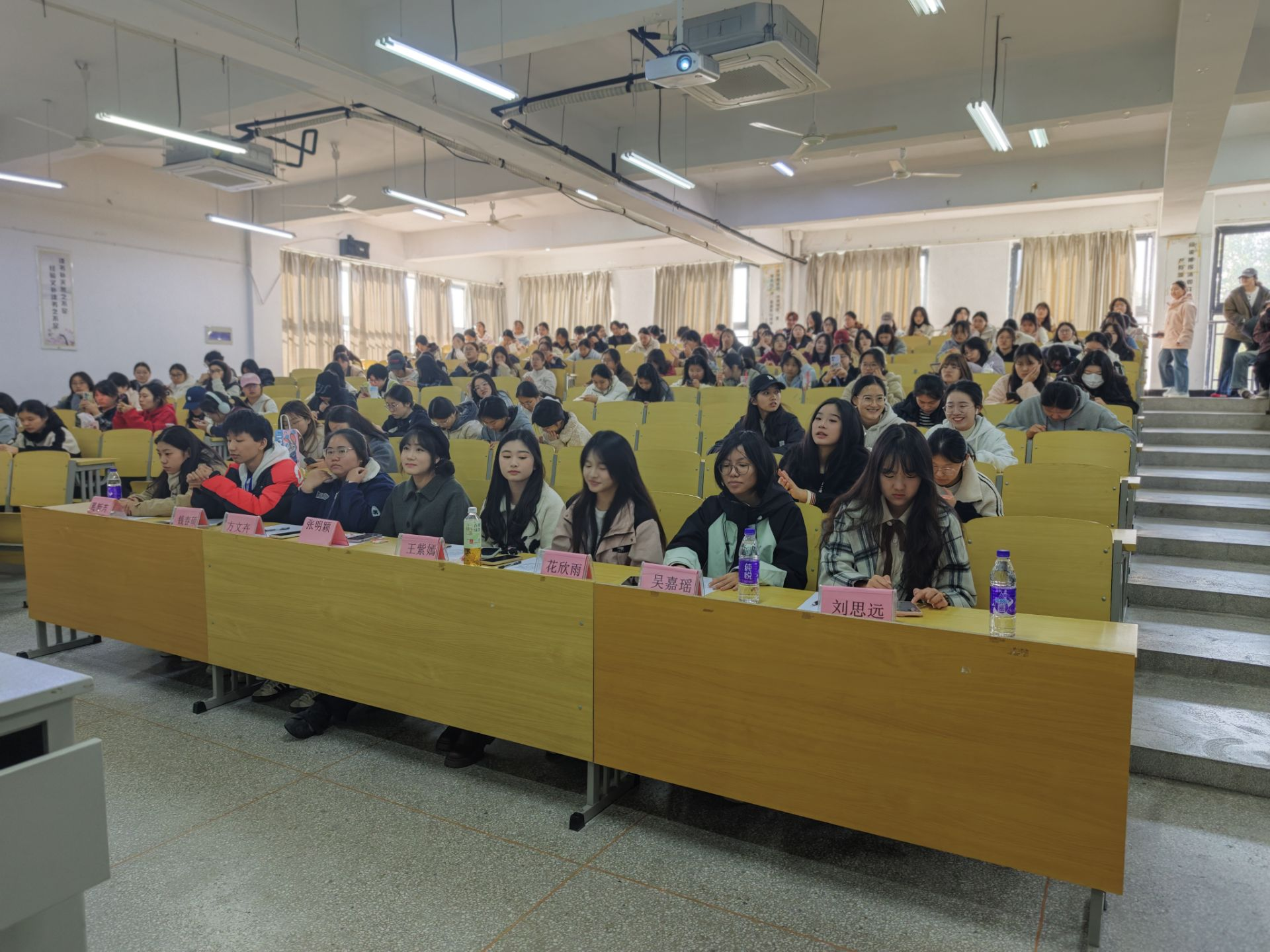 <strong>财经学院第二届读书节朗诵比赛圆满落幕</strong>